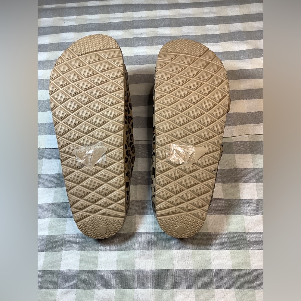 Leopard Print Sandal - Picture 6 of 6